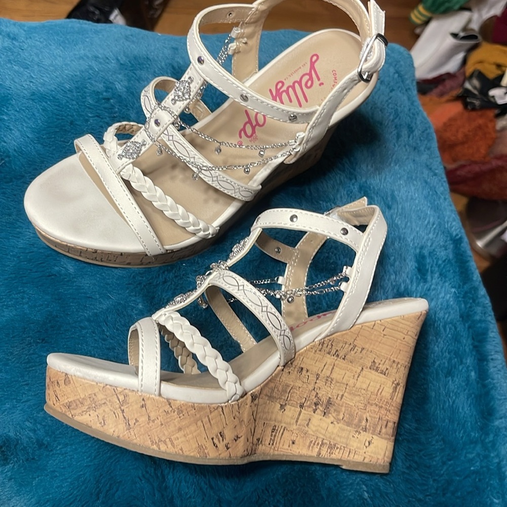 Jellypop Women's Cream Sandals - Picture 2 of 2